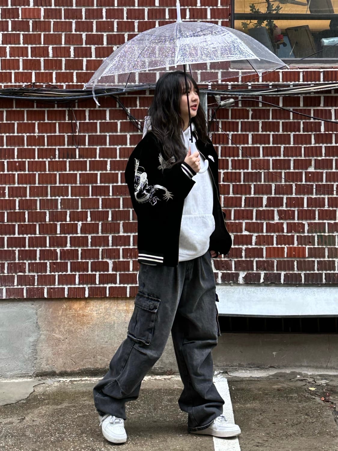 벨벳 스카쟌 슈프림 후드티 흑청 카고 팬츠 코디세트 상품이미지1