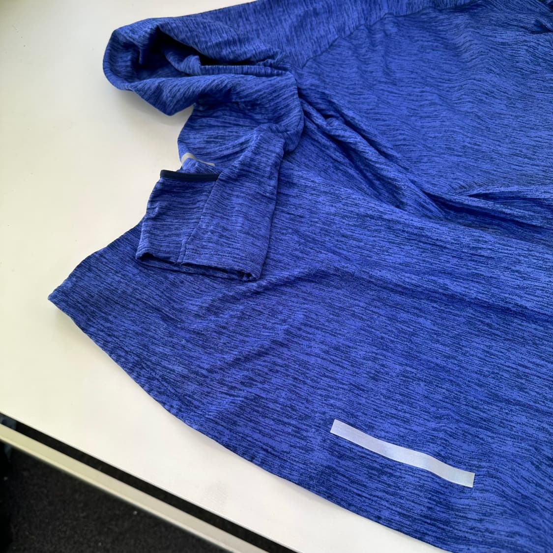 XL 나이키런닝 퍼플 스카치스우시 핑거홀 반집업 런닝긴팔티 상품이미지7