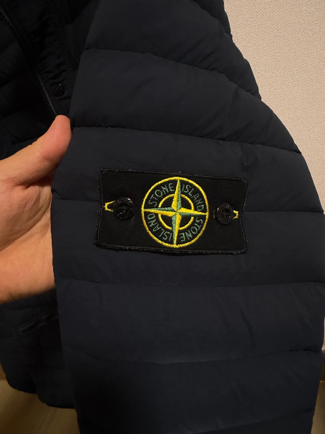 스톤아일랜드 룸우븐 경량패딩 상품이미지4