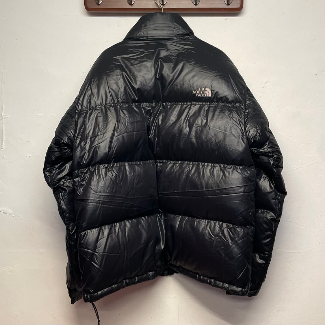 노스페이스 700 눕시 구스다운 블랙 유광 (해외판)    - 상품이미지5