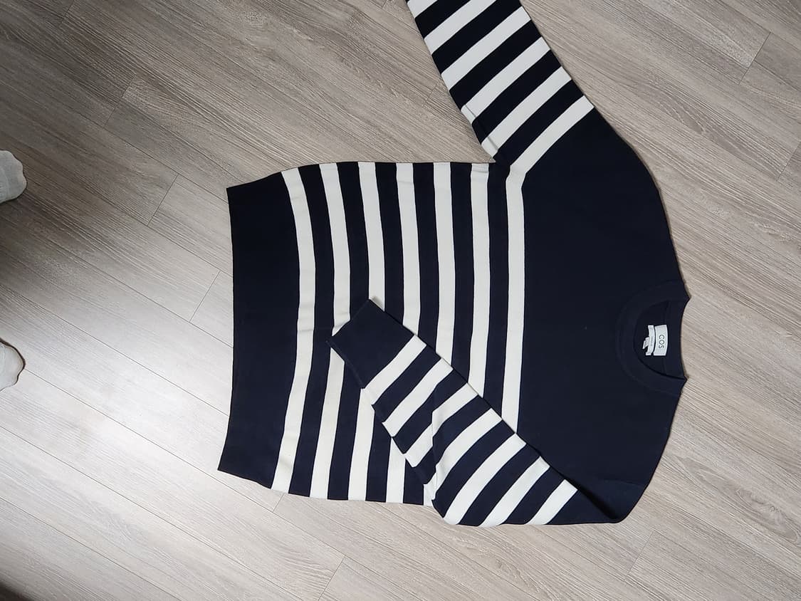 COS 남자 스트라이프 니트 상품이미지1