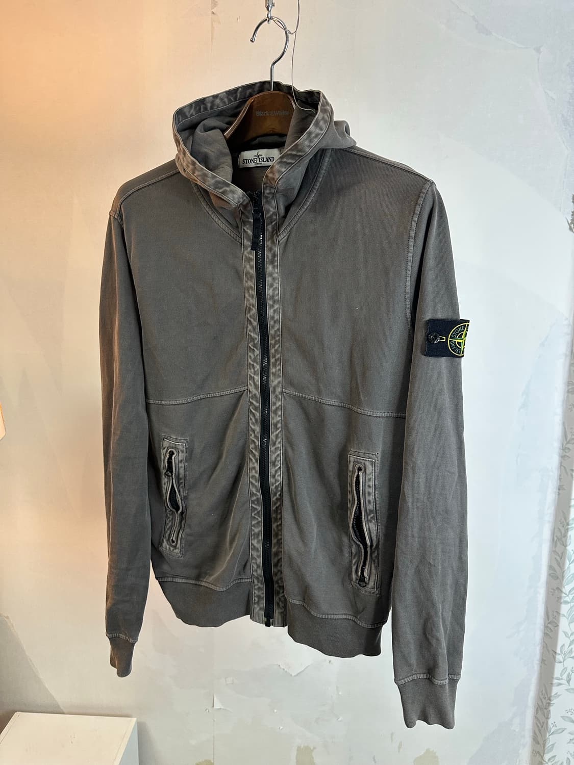 스톤아일랜드 후드집업 L(95-100) 정품 상품이미지1