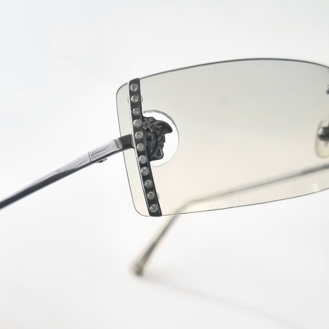 데드스탁 베르사체 빈티지 메두사 큐빅 무테 선글라스 상품이미지6