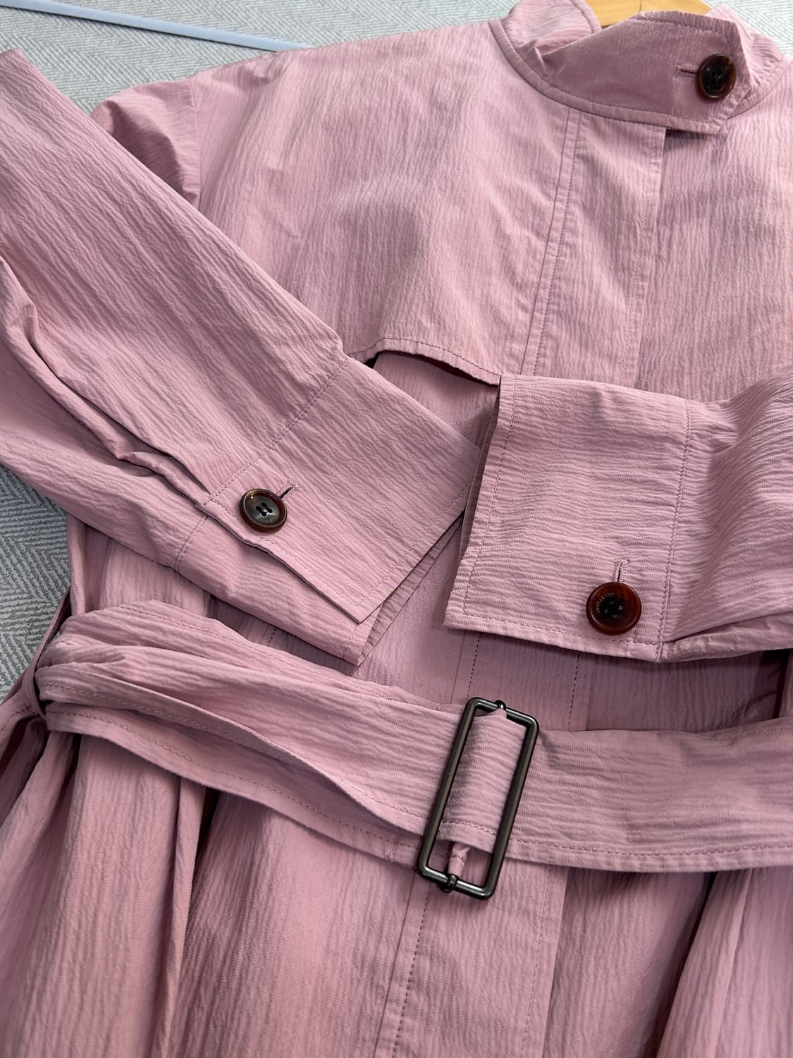 질스튜어트 바스락 벨티드 트렌치 코트 66 연핑크 상품이미지7