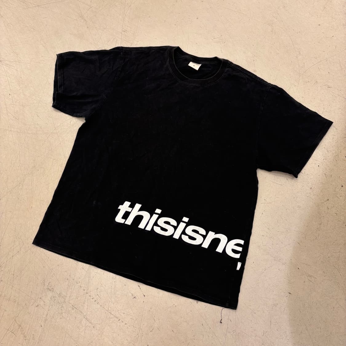 디스이즈네버댓 블랙 빅로고 반팔티 상품이미지1