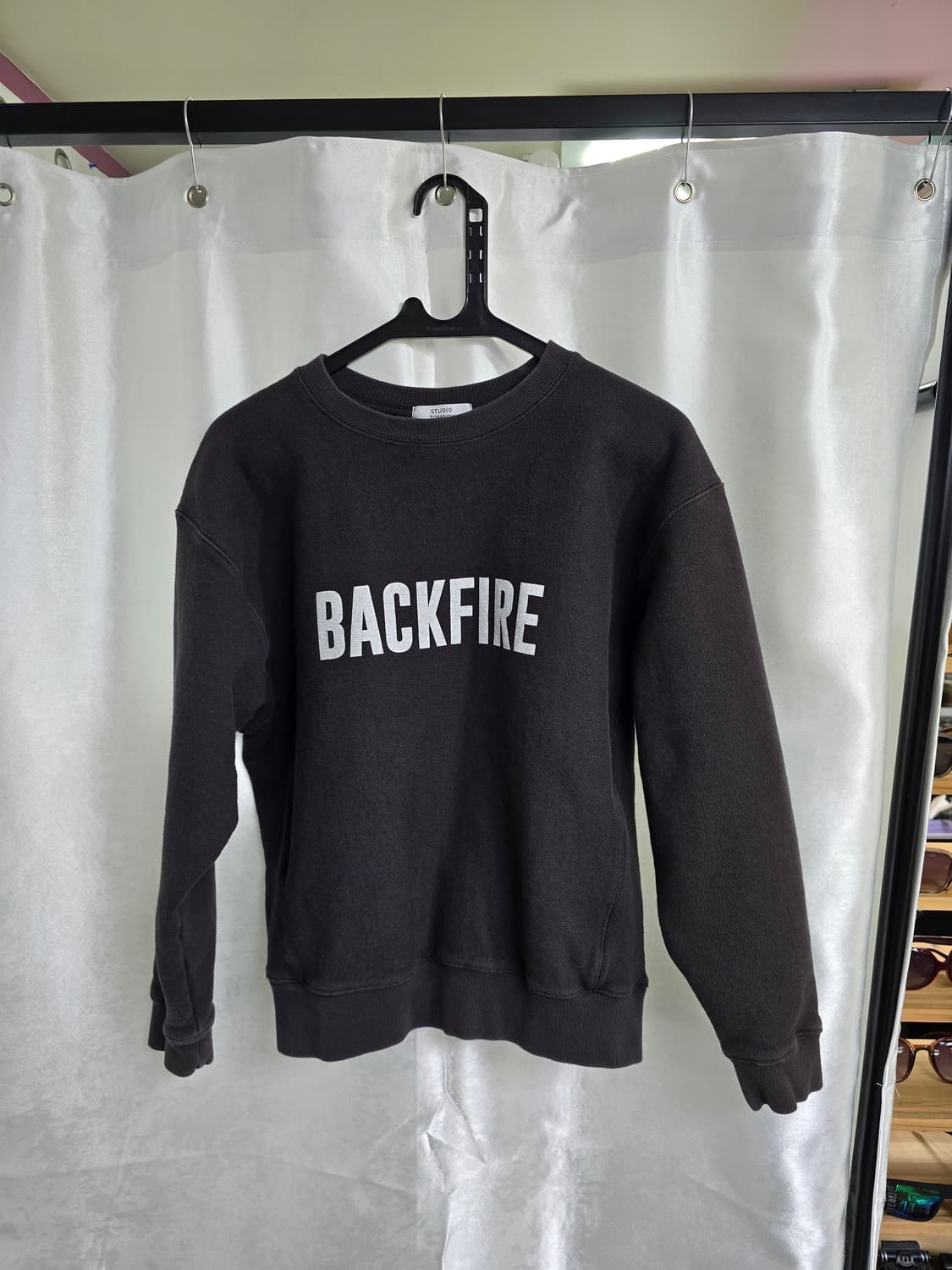 스튜디오톰보이 BACKFIRE  맨투맨 (1457) 상품이미지1