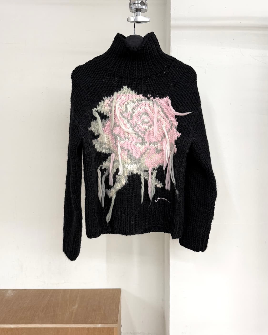 가니 블랙 핸드니트 터틀넥 스웨터 상품이미지1