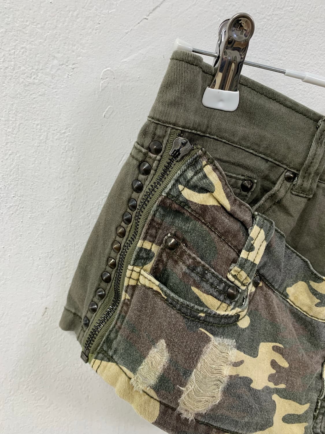 [MAISONGILFY] y2k 카모플라쥬 데님 숏츠 상품이미지7