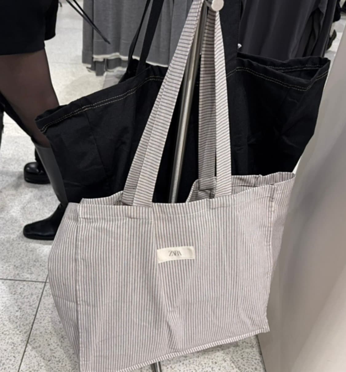 <새상품>ZARA 자라 스트라이프 에코백 자라 가방 토트백 여행가방 상품이미지4