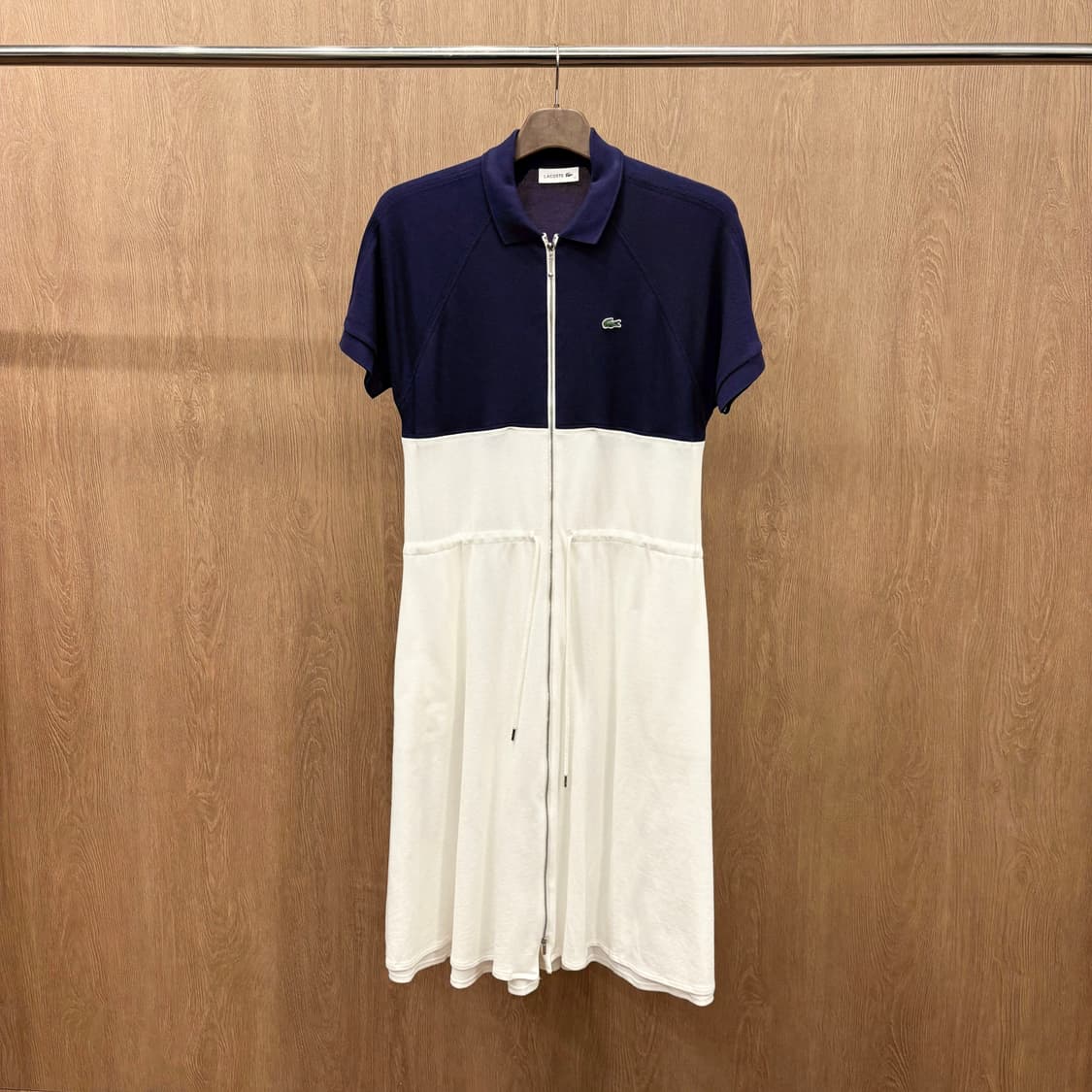 라코스테 배색 집업 카라 원피스 허리 스트링 로고 디테일 네이비 화이트 상품이미지2