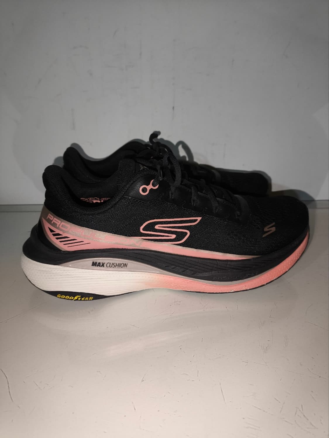 260mm 스케쳐스 맥스쿠셔닝 프로펄션 러닝화 상품이미지2