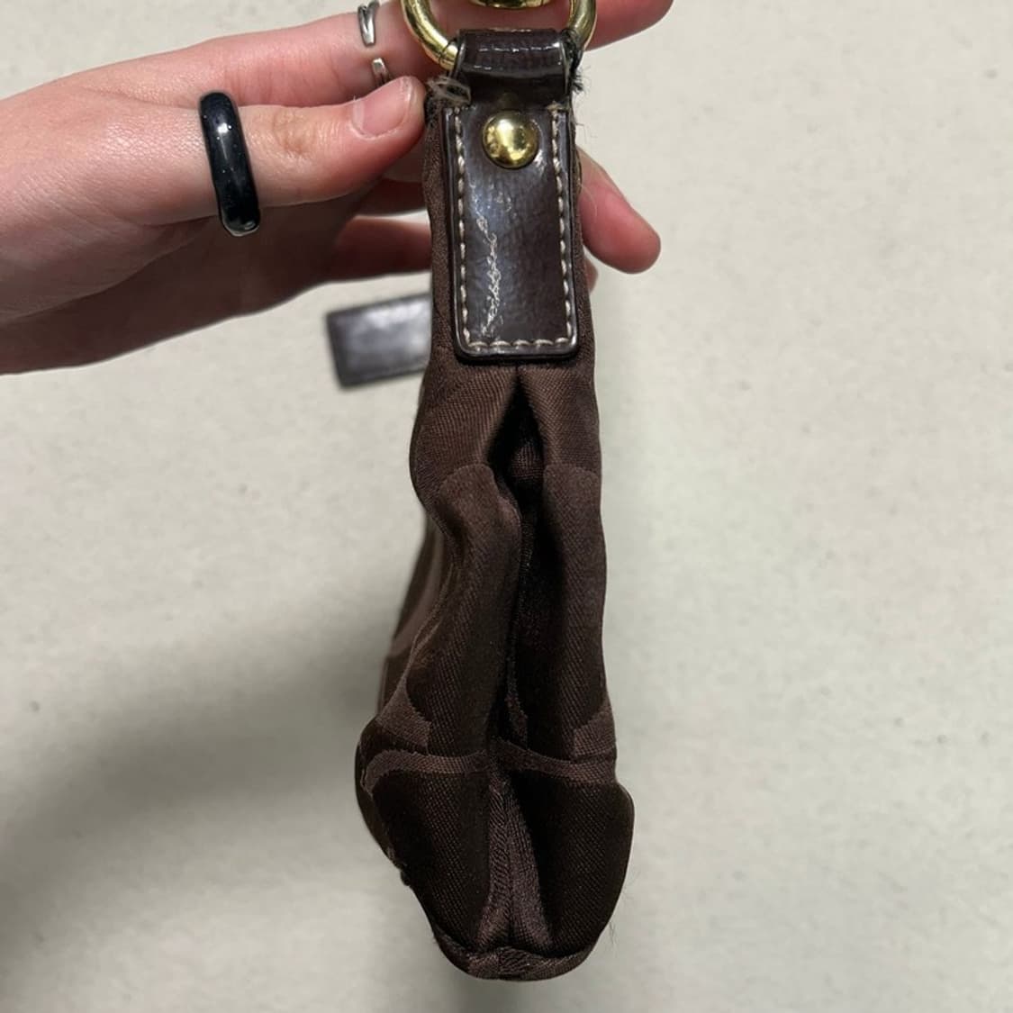 코치 시그니처 패턴 패브릭 모카브라운 숄더백 상품이미지2