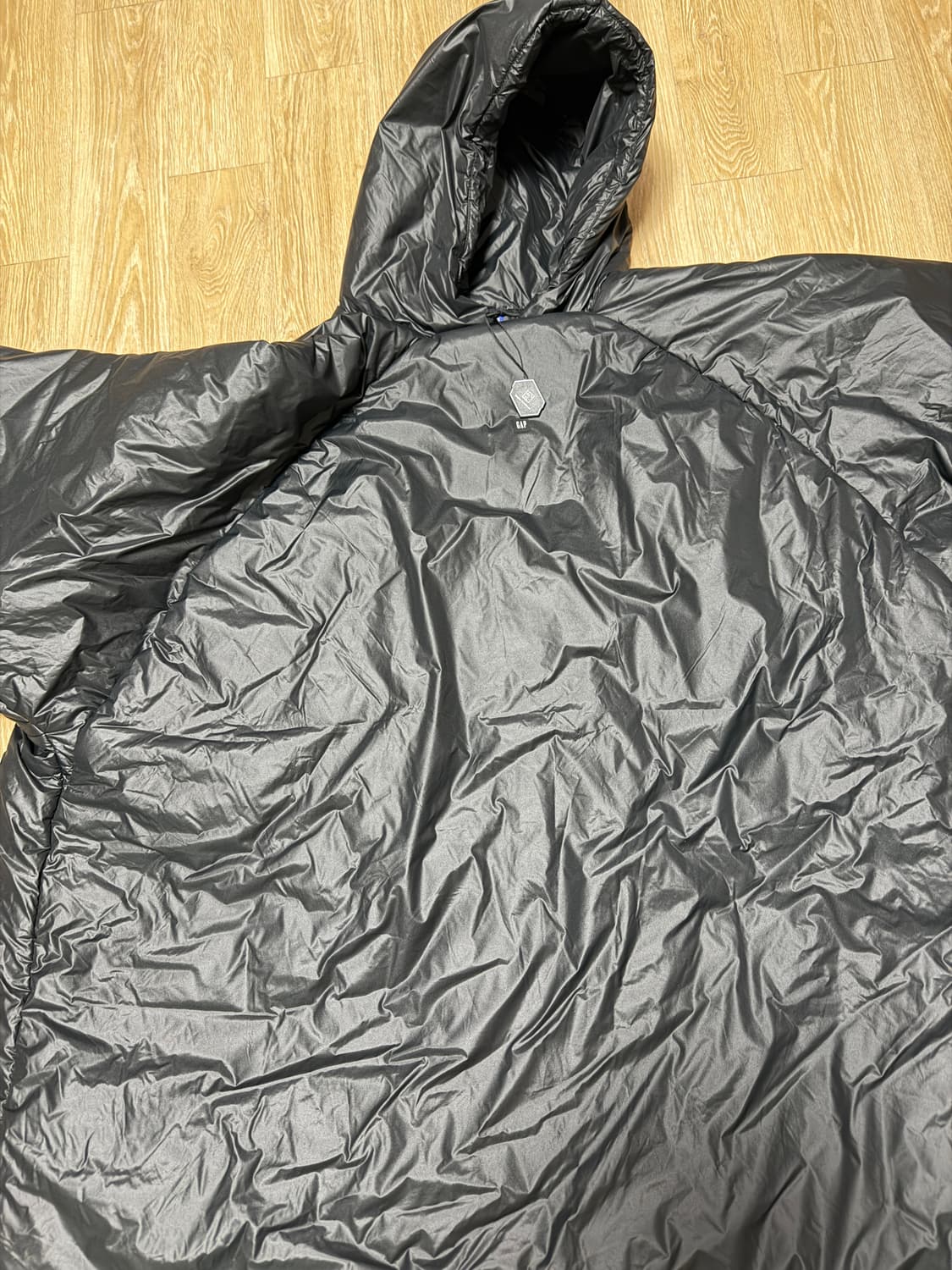 이지 갭 엔지니어드 바이 발렌시아가 티컷 퍼퍼 파카 블랙 S  새상품 입 상품이미지2