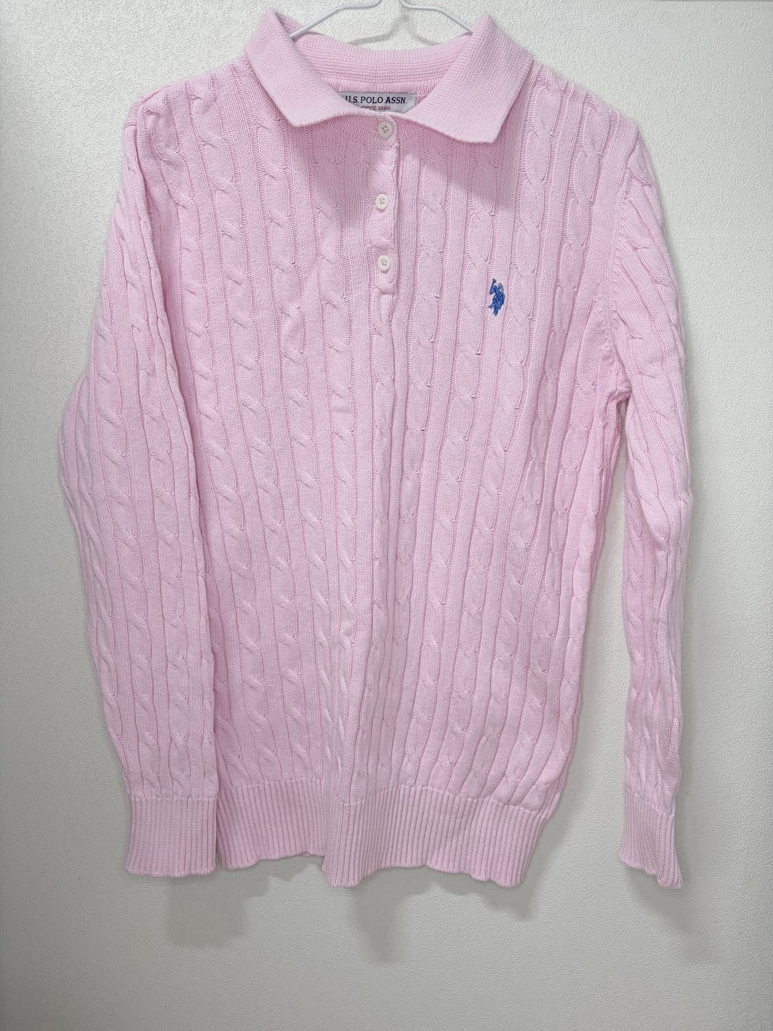 폴로 핑크 카라 꽈배기 니트 상품이미지1