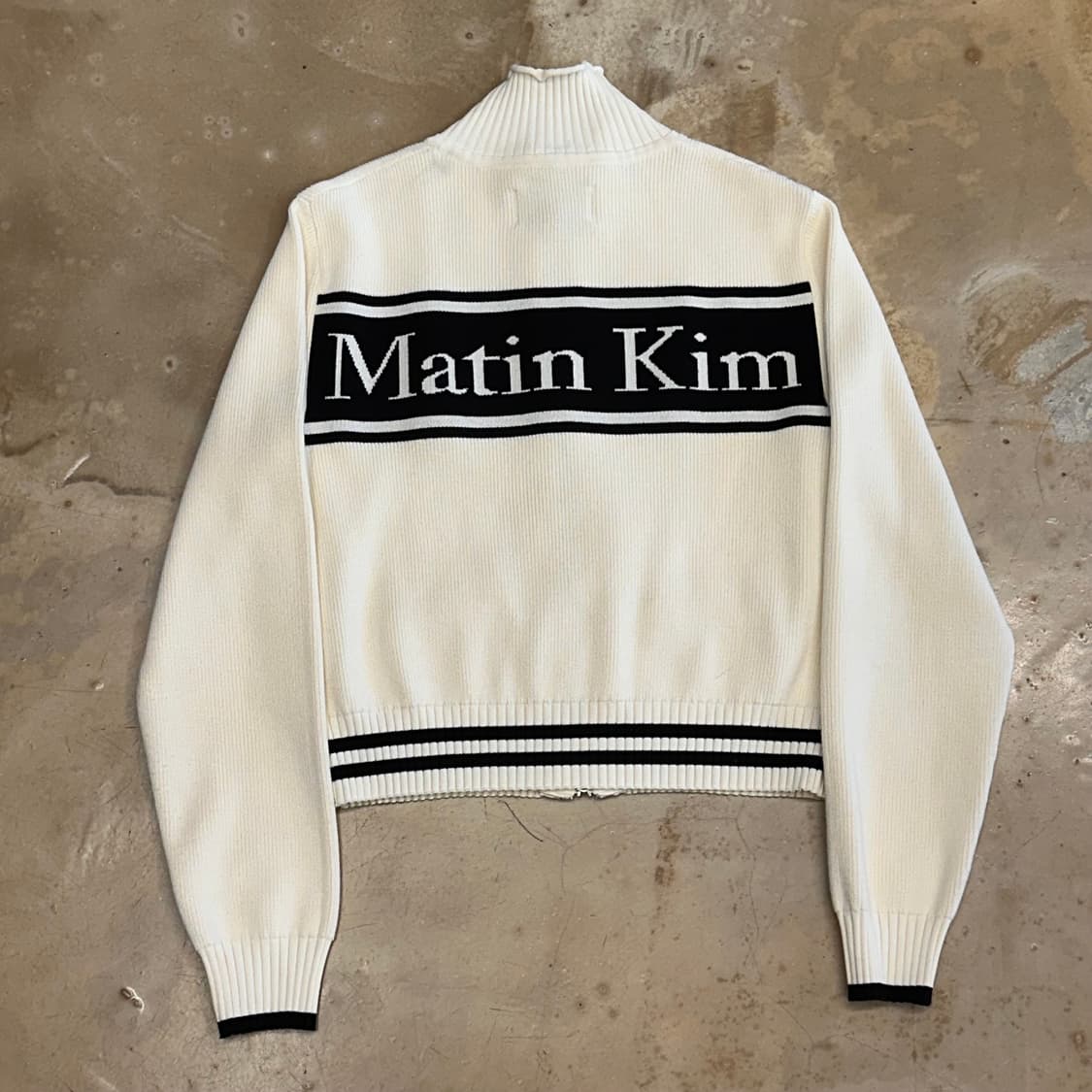 M 마뗑킴 여성용 빅로고 아이보리 크롭 니트 집업  상품이미지2