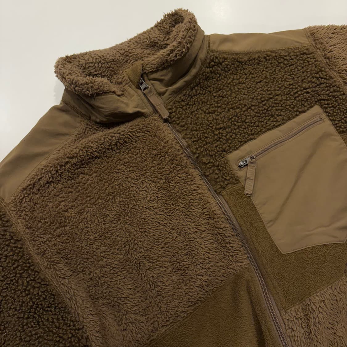 [L] 유니클로 x 엔지니어드가먼츠 배색 후리스 브라운 D124 상품이미지3