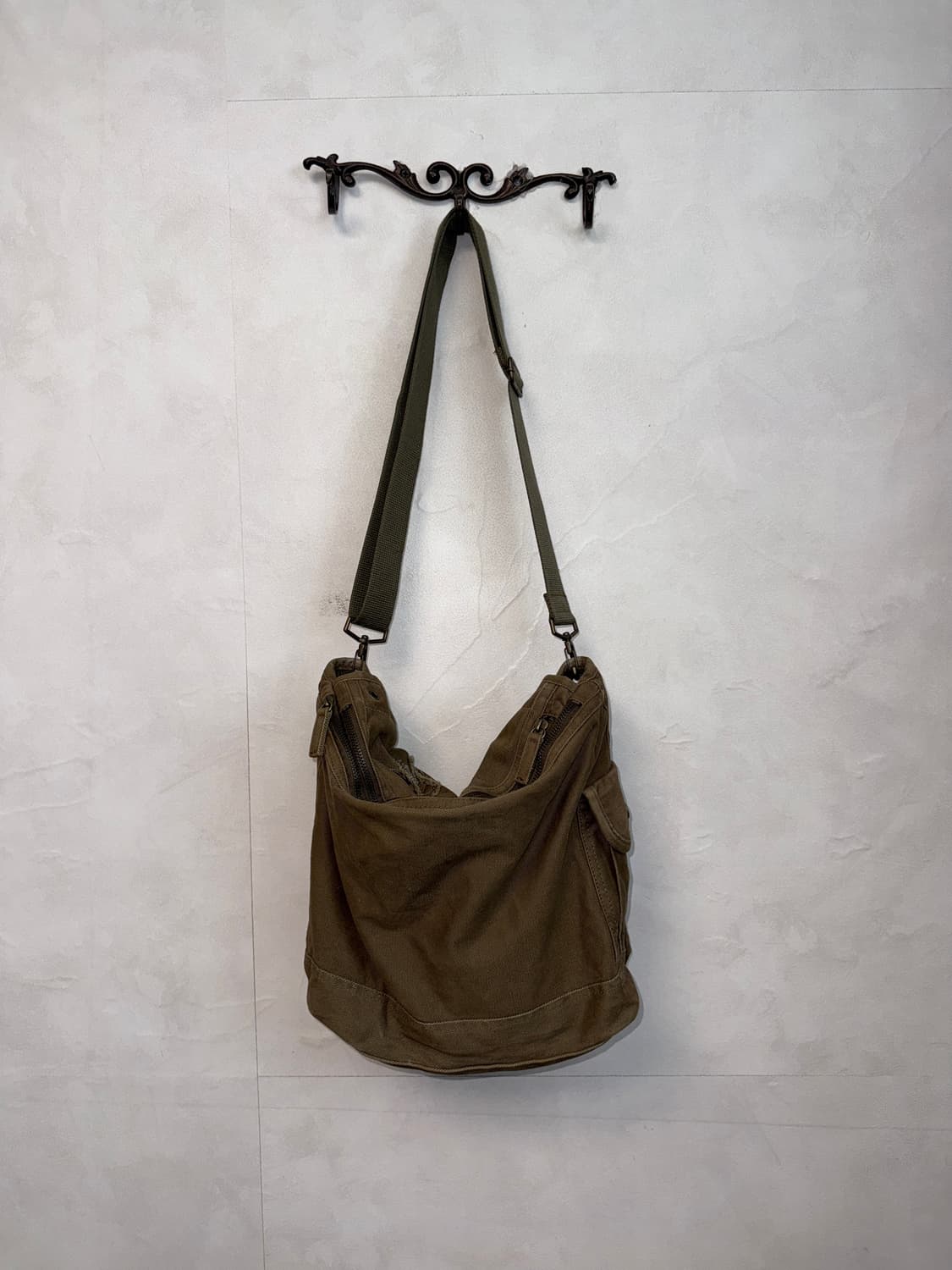 Brown brown vintage lettering cross bag 상품이미지4