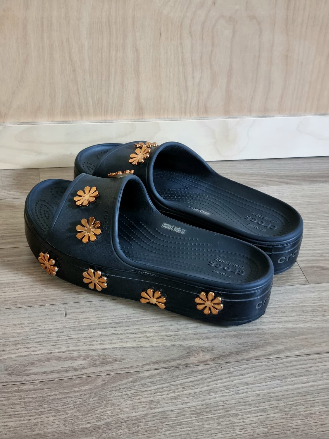 Crocs 크록스 크록밴드 플랫폼 메탈릭 블룸 슬라이드 슬리퍼 250 상품이미지7