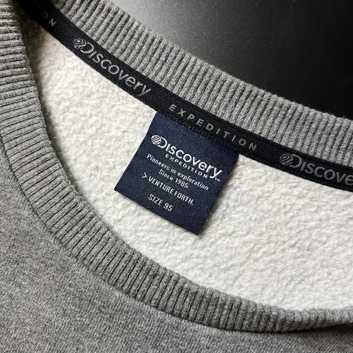 디스커버리 맨투맨 상품이미지5