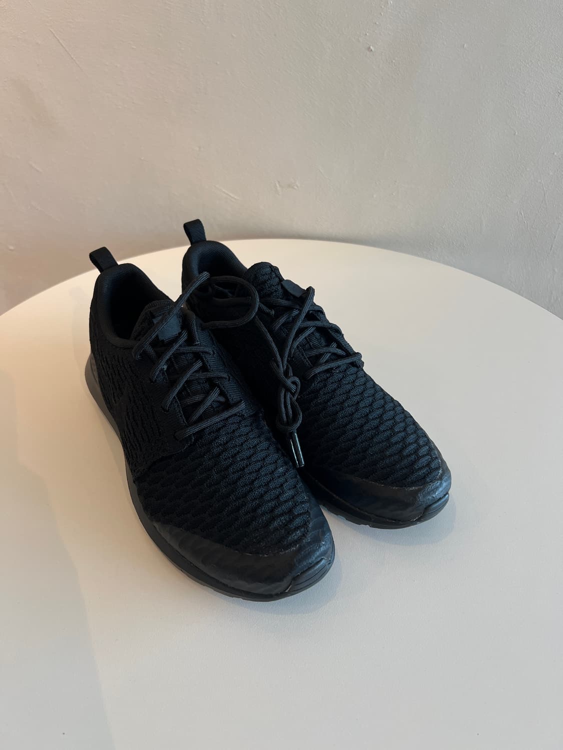 (240) 나이키 러닝화 로쉐런 NM 플라이니트 SE '트리플 블랙' 상품이미지2