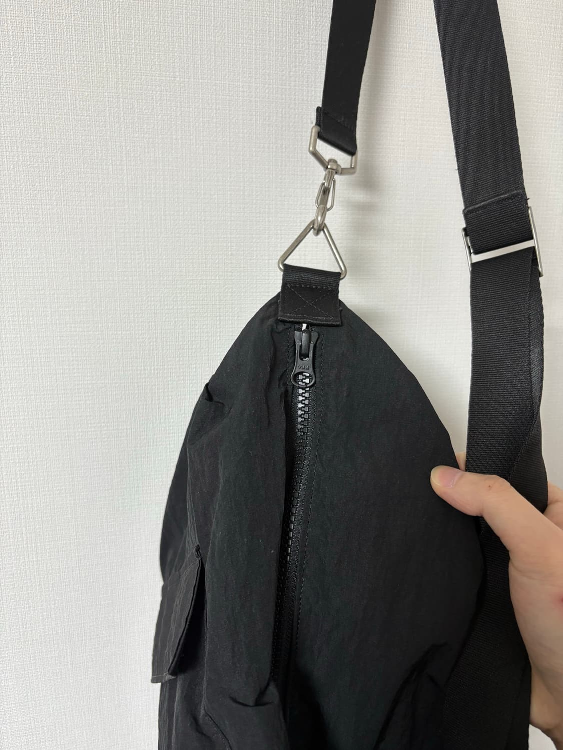 해칭룸 Bottle bag Black 상품이미지3