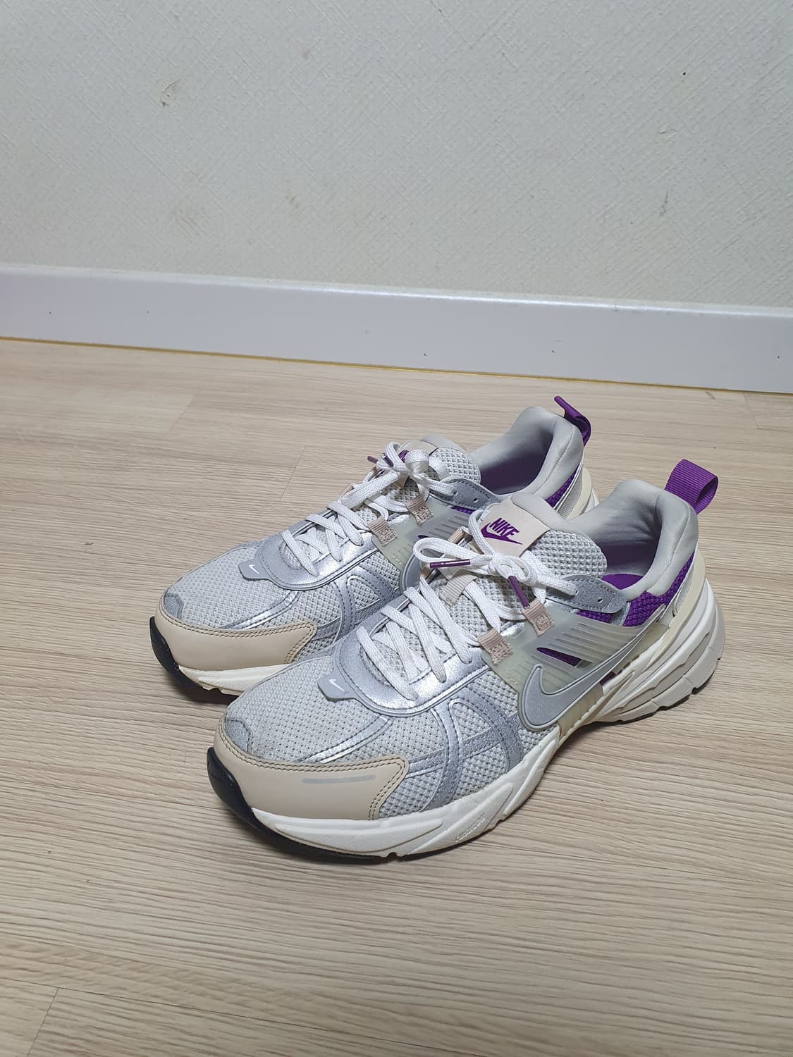 나이키 v2k 런 운동화 290 상품이미지4