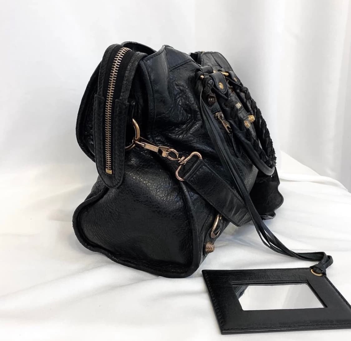 발렌시아가 모터백 미디움 블랙 상품이미지3