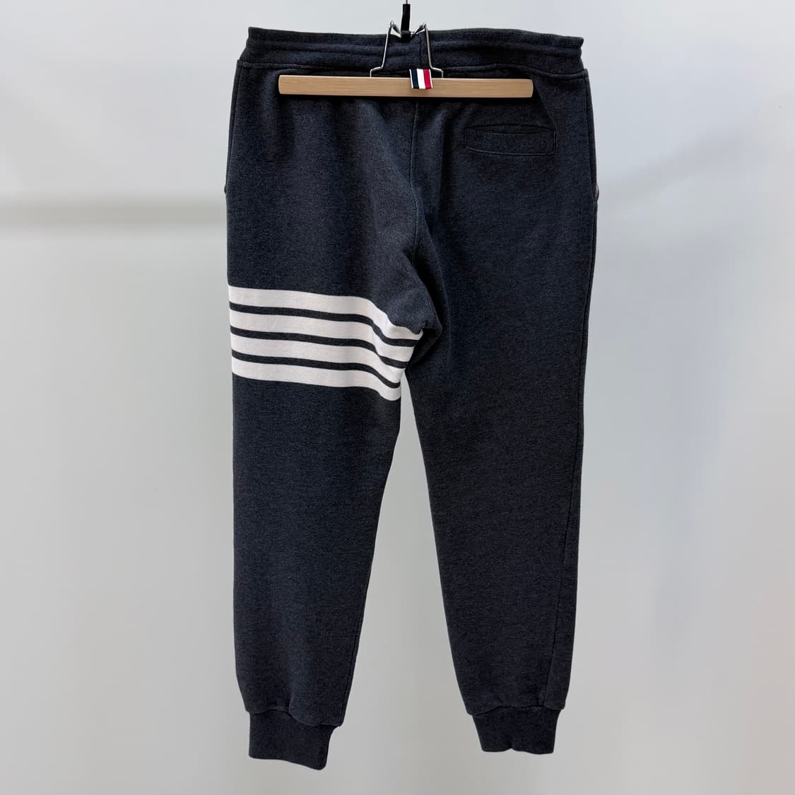 [S+급/1] 톰브라운 사선완장 트레이닝 조거팬츠 바지 다크그레이 상품이미지6