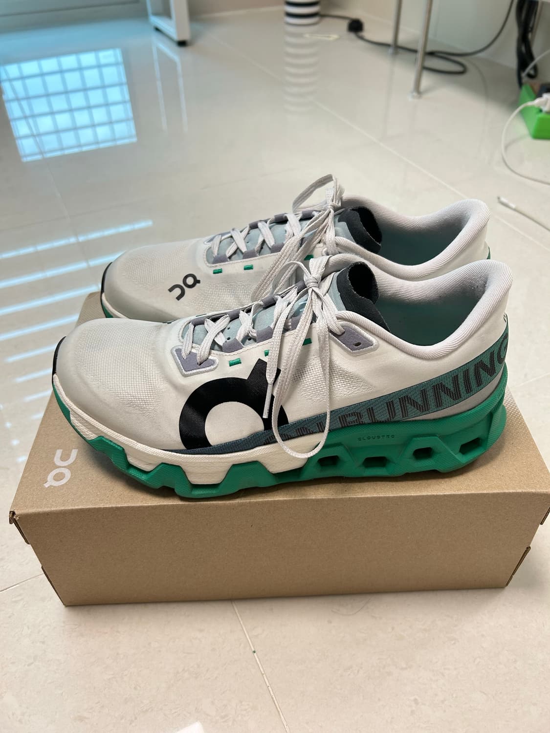 온러닝 클라우드몬스터 하이퍼 280 상품이미지3