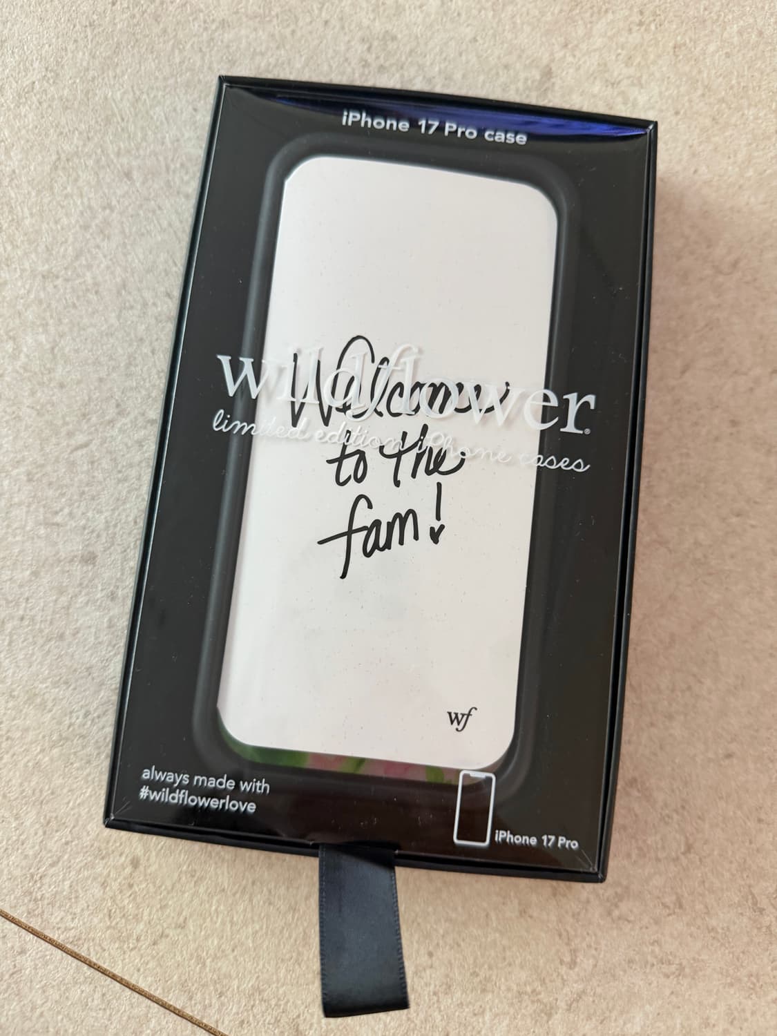 miss lucky wildflower 와일드 플라워 폰케이스 17프로 상품이미지2