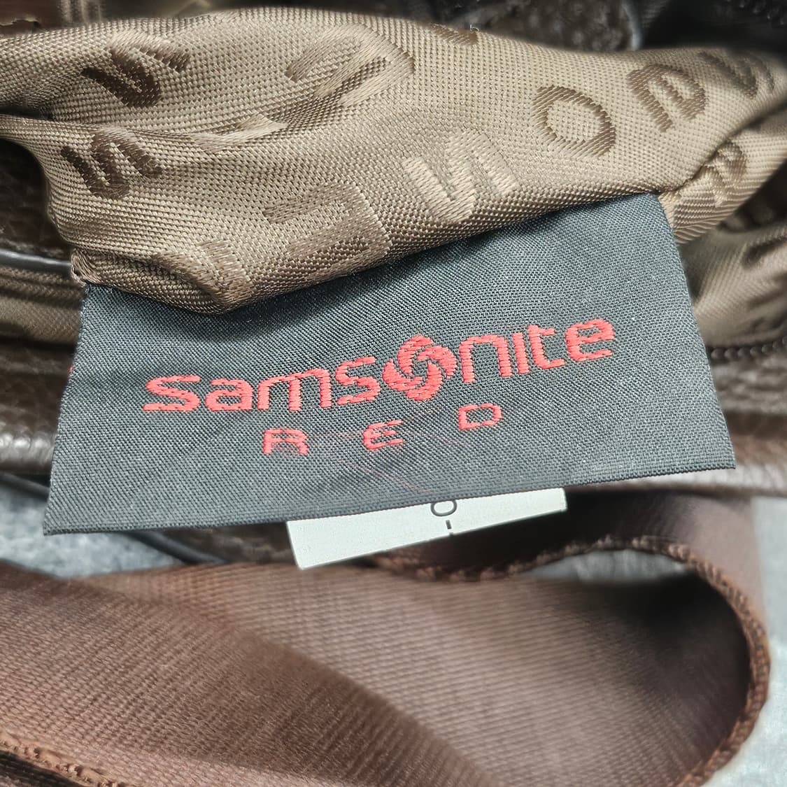 샘소나이트 레드 가죽 크로스백 34x28cm 상품이미지9