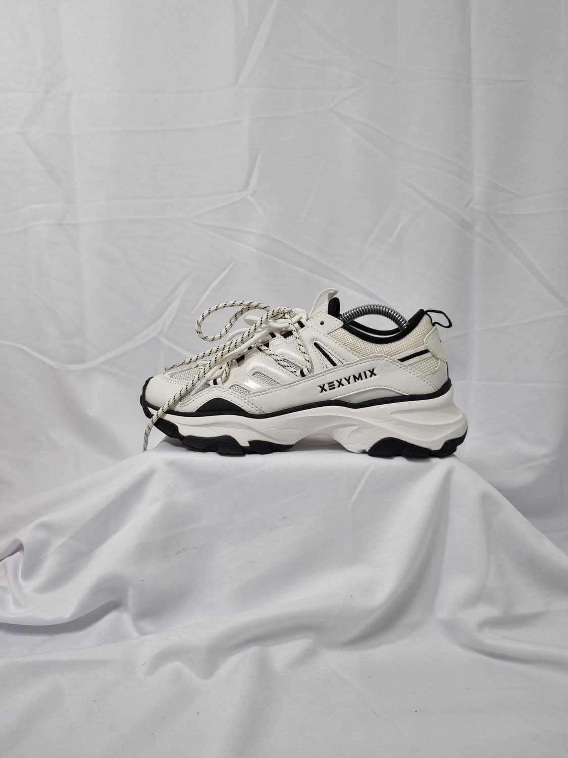 245 젝시믹스 X-1 라이트핏 화이트 스니커즈 상품이미지1