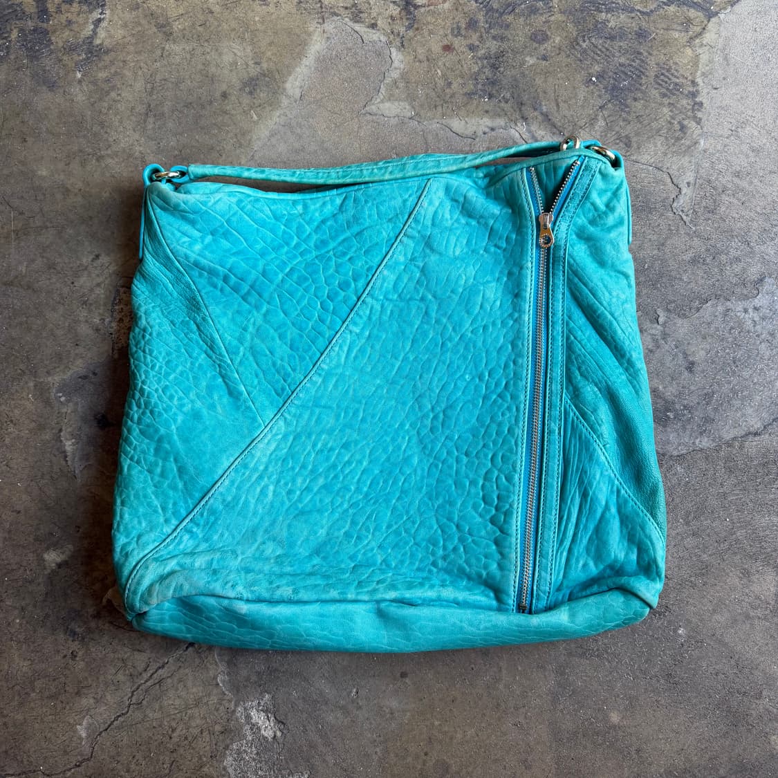 마크제이콥스 지퍼 디테일 빅 숄더백 상품이미지5