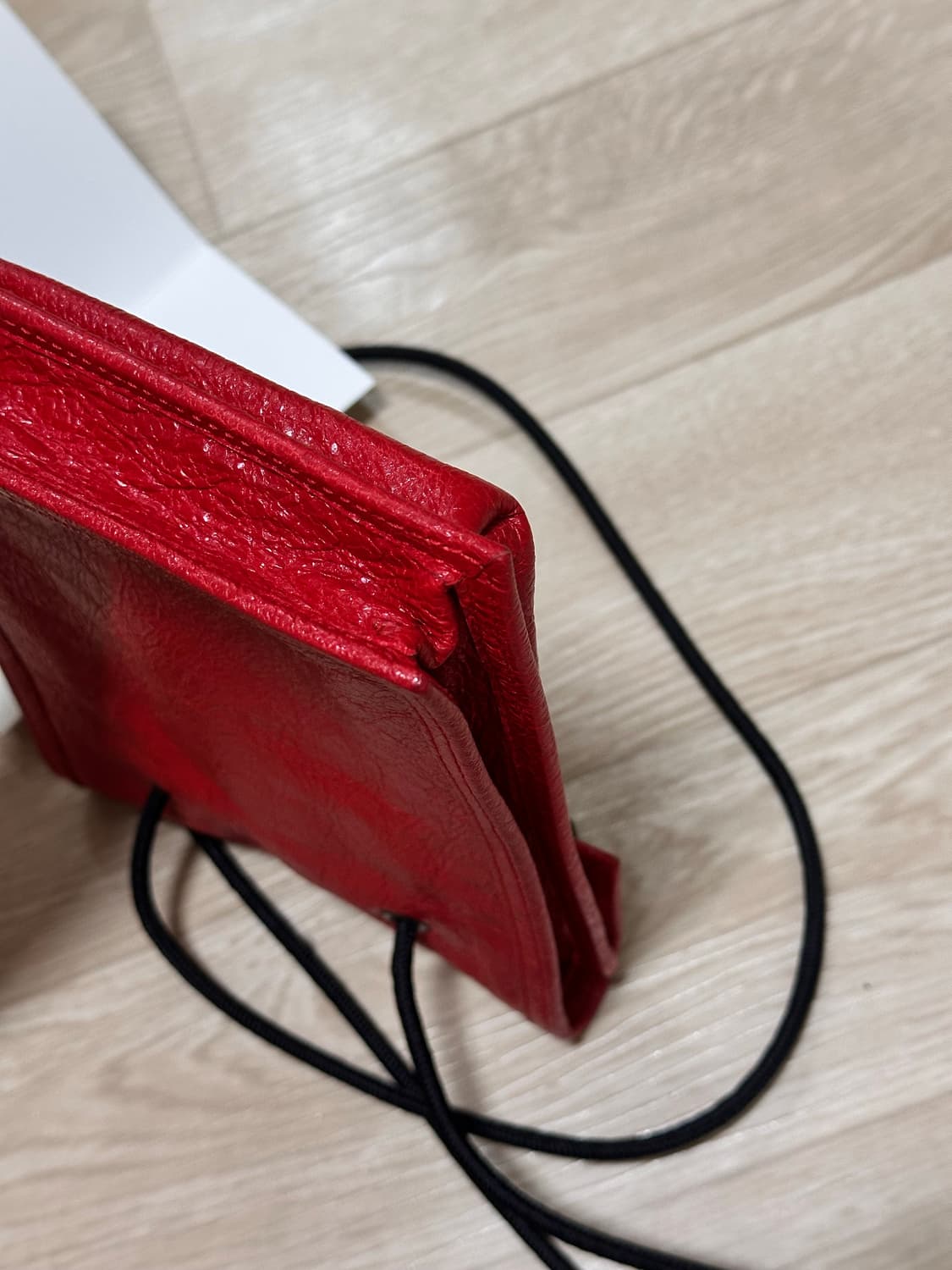 발렌시아가 익스플로러 메신저백 레드  상품이미지3