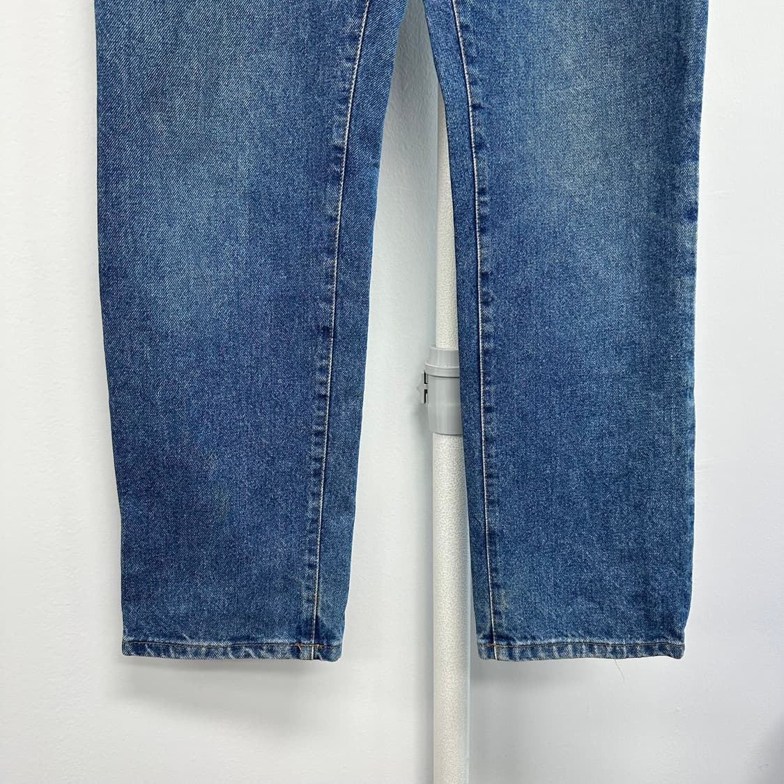 MCM O.T.C 엠씨엠 자수 디테일 이태리 진 데님 청바지  상품이미지4