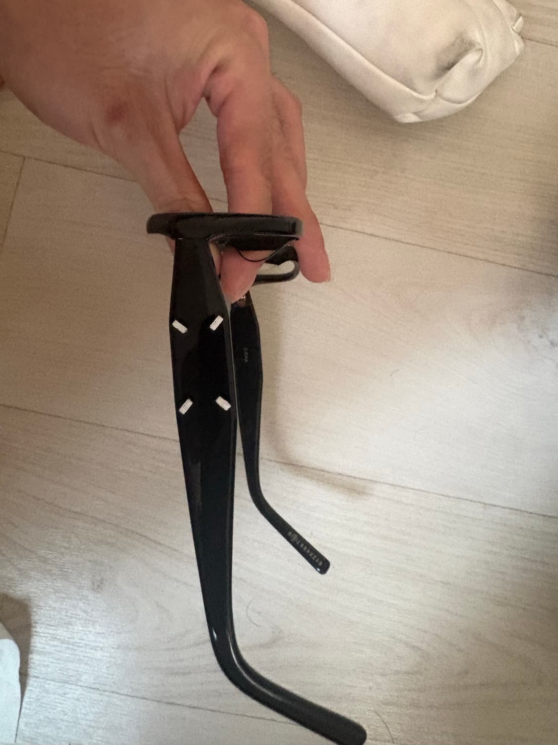 마르지엘라 젠틀몬스터 MM212 블랙 클리어 팝니다 상품이미지3