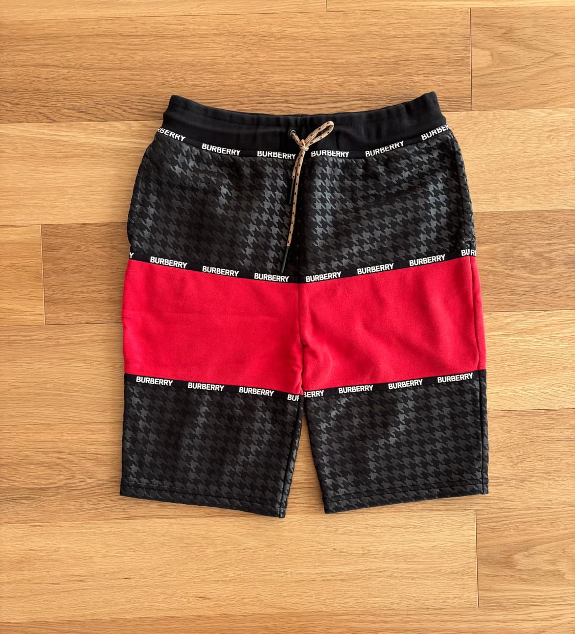 버버리 키즈 하운드투스 스웨트쇼츠 14y 상품이미지1