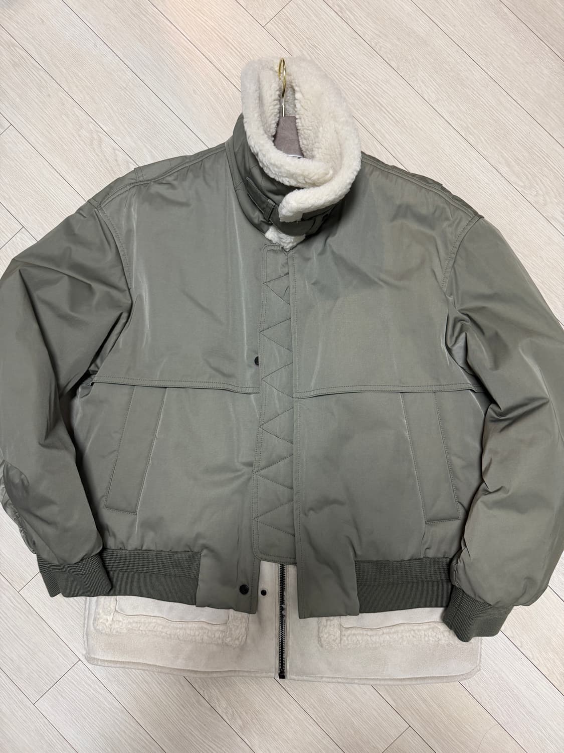 시스템옴므 퍼블록 레이어드 무스탕 카키 판매합니다 ! 상품이미지1