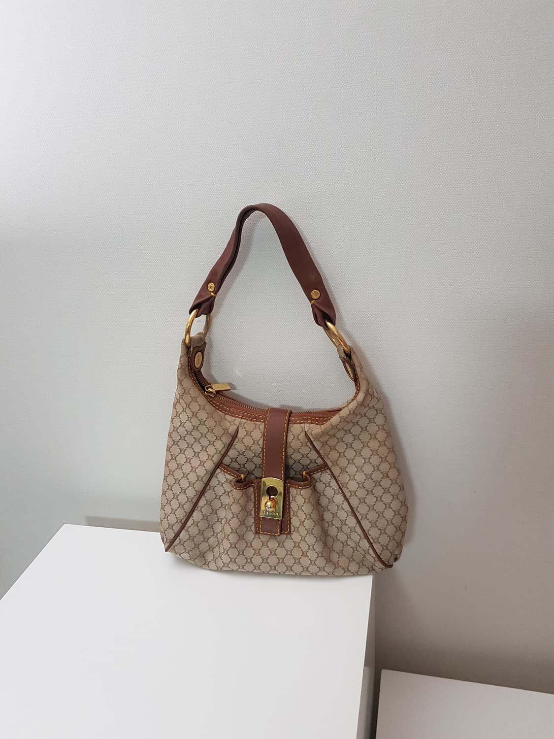 셀린느 호보백 상품이미지1