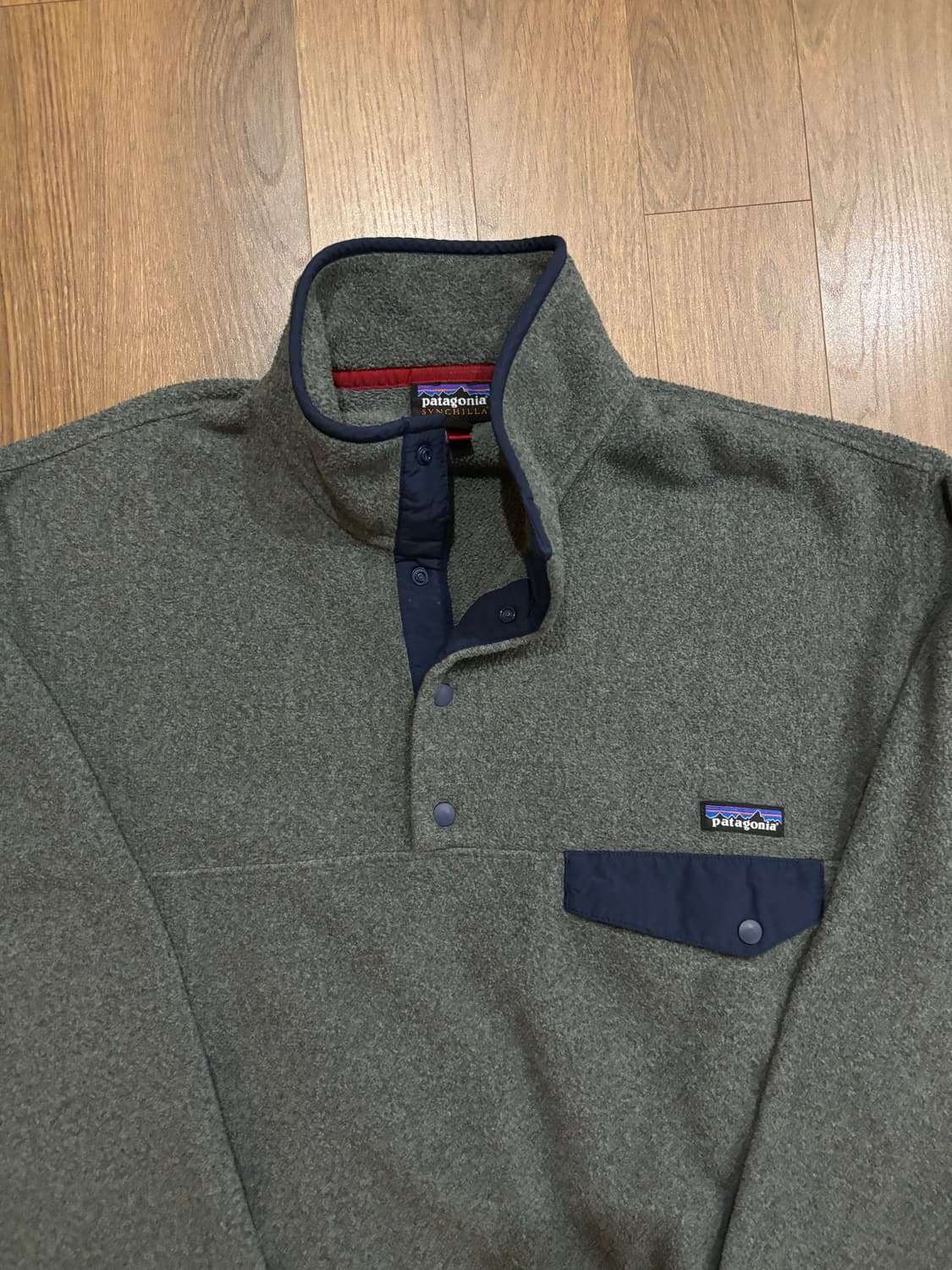 파타고니아 라이트웨이트 신칠라 니켈 네이비 L사이즈 판매합니다. 상품이미지3