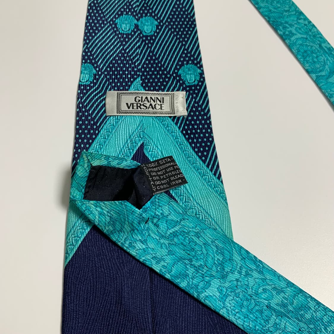 베르사체(VERSACE) 명품넥타이 A등급 9.9cm 미세이염존재 상품이미지6