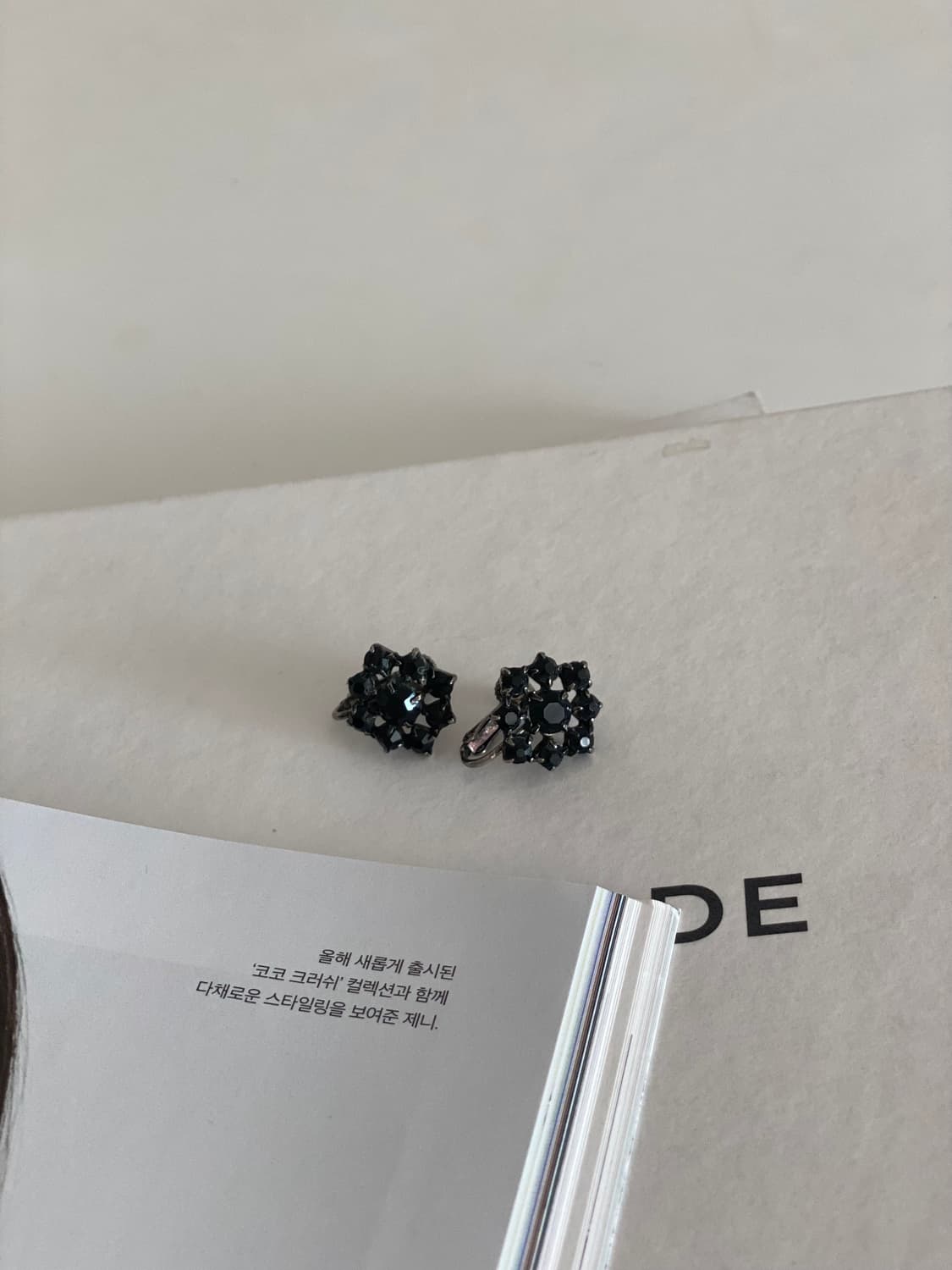 오닉스 블랙 크리스털 클립 이어링 (빈티지) 상품이미지5