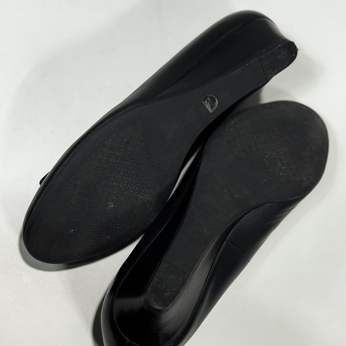 토리버치 밀러 웨지 펌프스 (BLACK) 상품이미지5