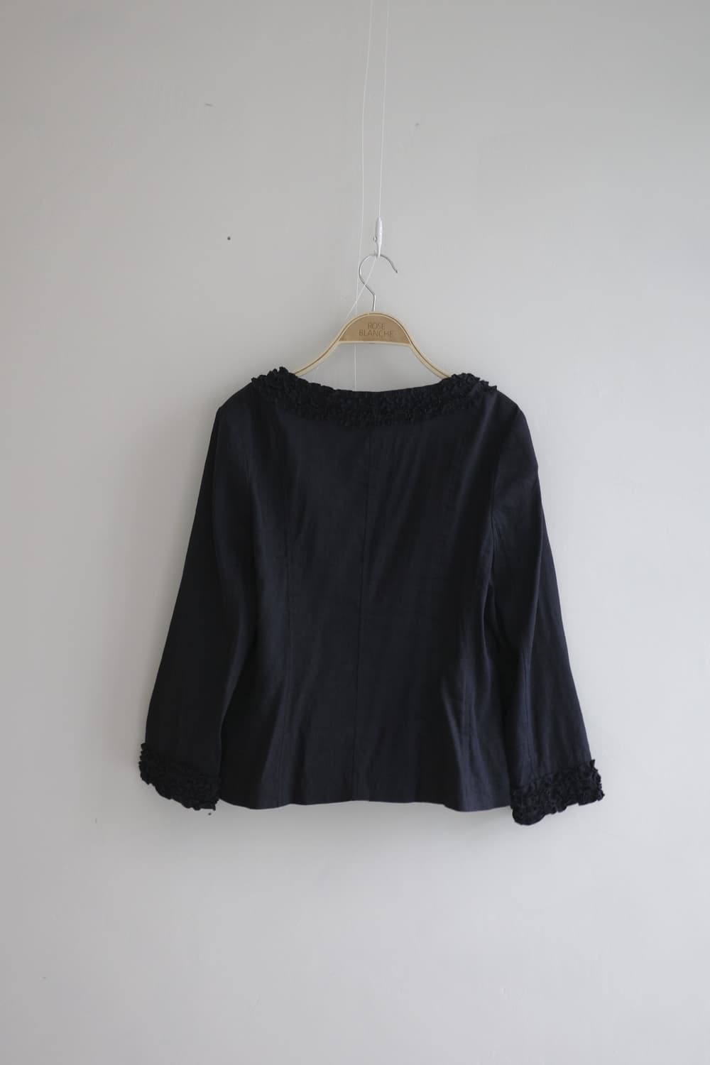 REIKO-TAKASHIMA 블랙 린넨 프릴 자켓 상품이미지8