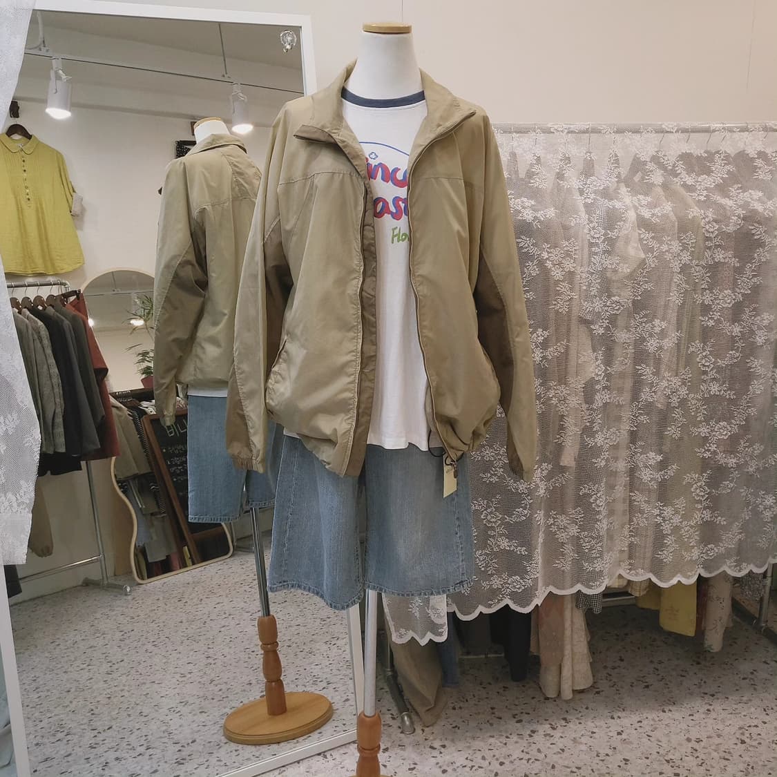Uniqlo JPN 골드베이지 바람막이 상품이미지2