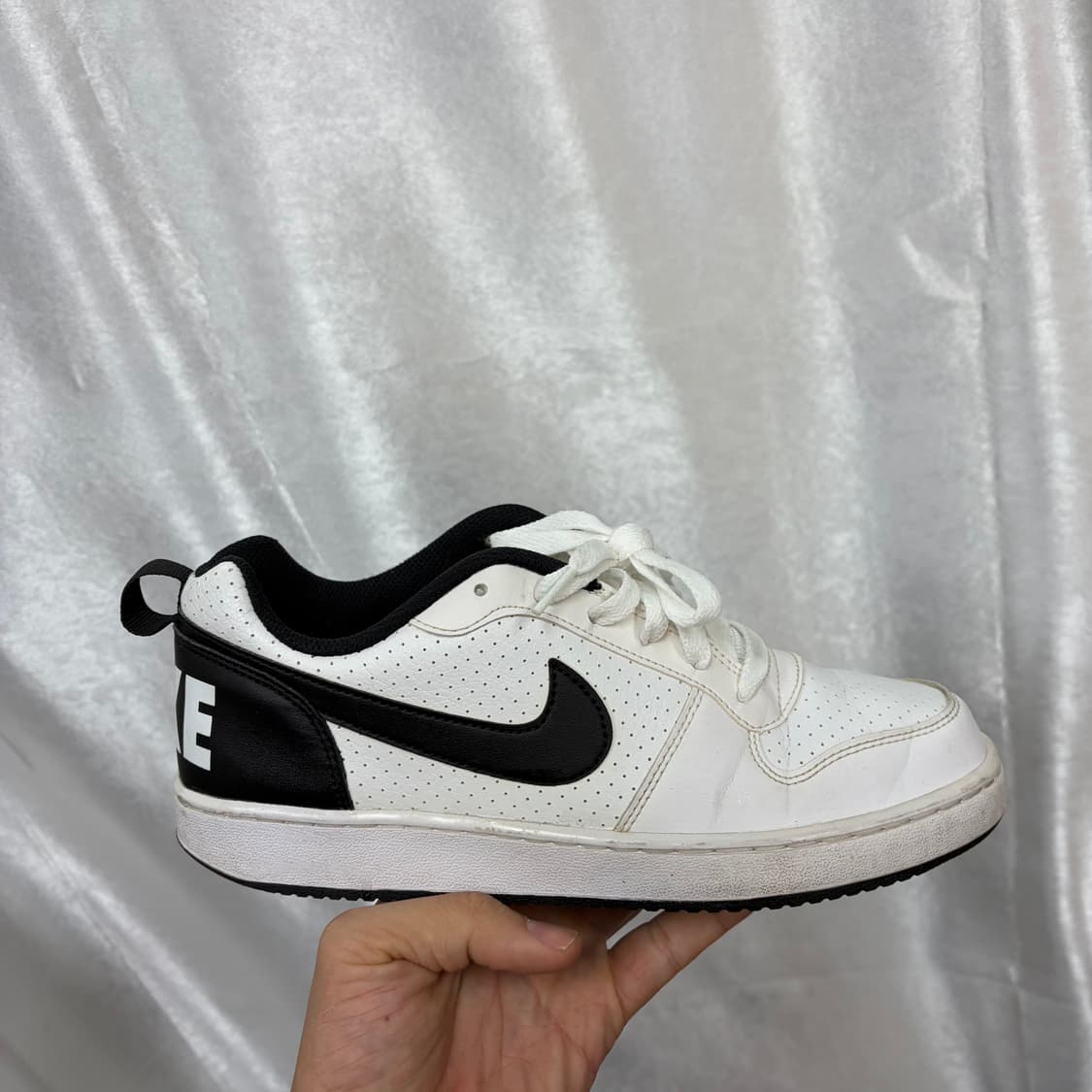 나이키 코트버로우 스니커즈 사이즈245  상품이미지1