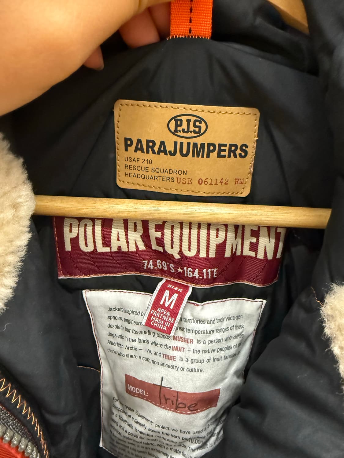 파라점퍼스 폴라이큅먼트 트라이브 패딩 M 상품이미지5