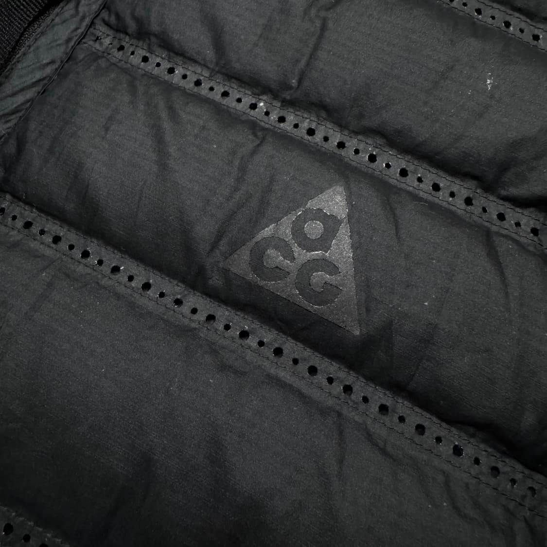 Name : 나이키acg 시그니처로고 블랙컬러 경량패딩 :) 상품이미지4