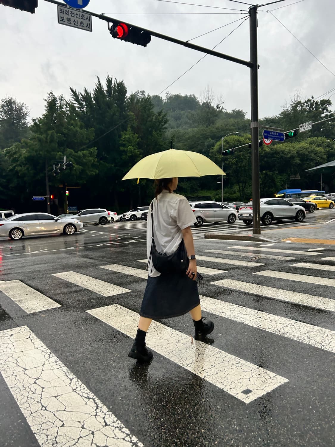 애드오프 반달 크로스백 상품이미지2