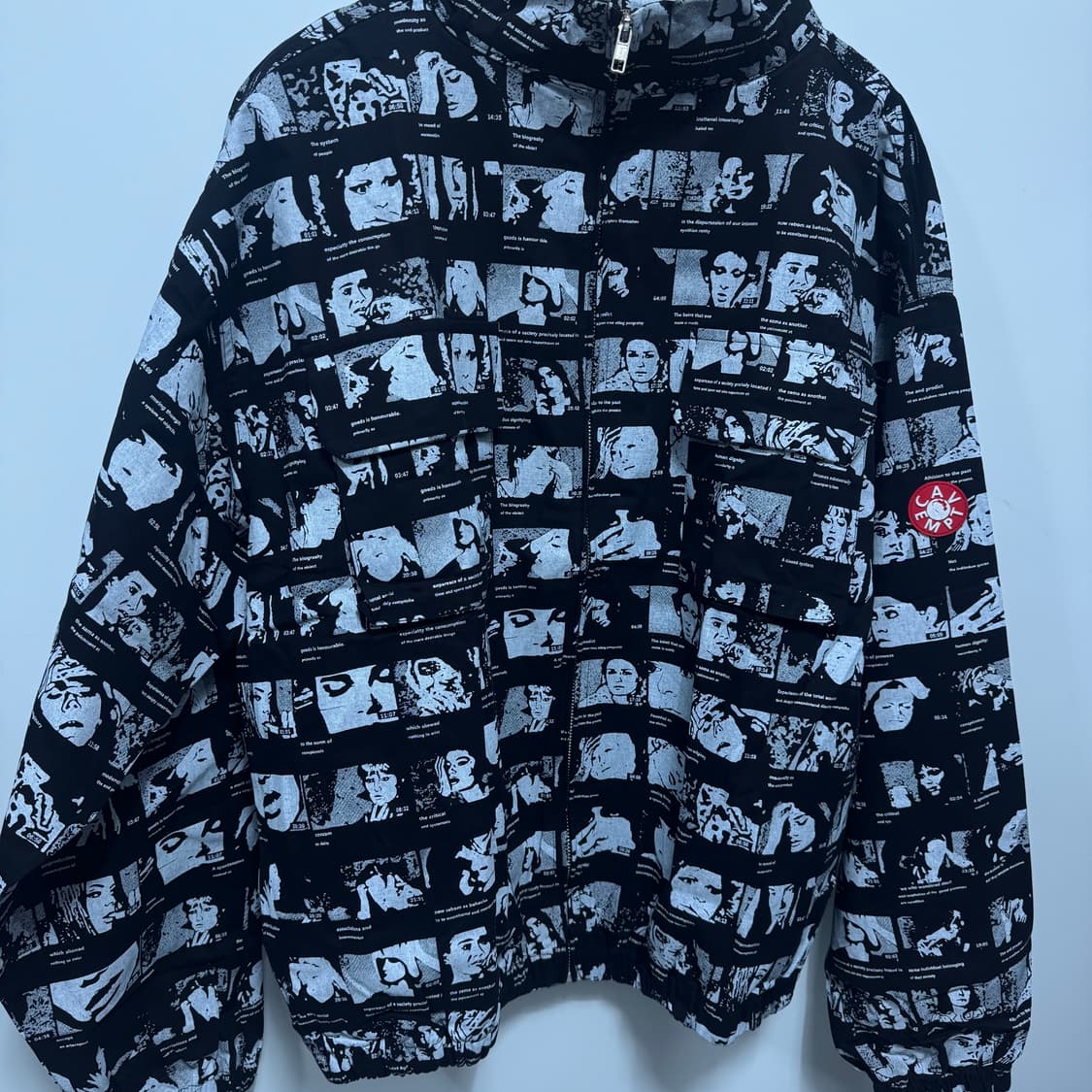 카브엠트 그래픽 프린트 집업 상품이미지1